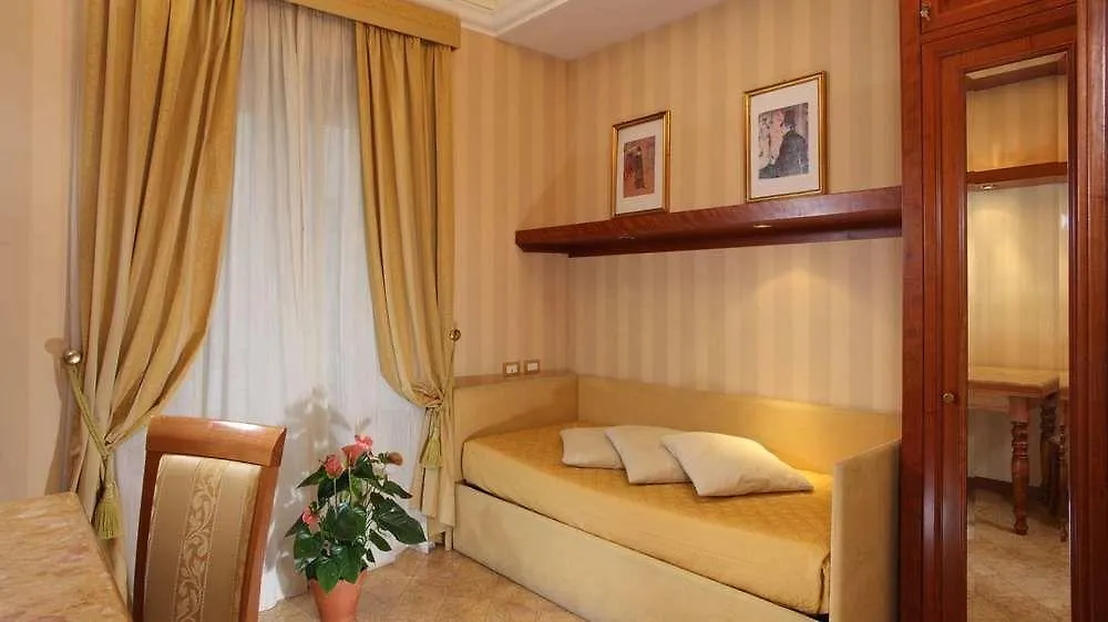 Piave & Flavia Apartments Rome 0*,